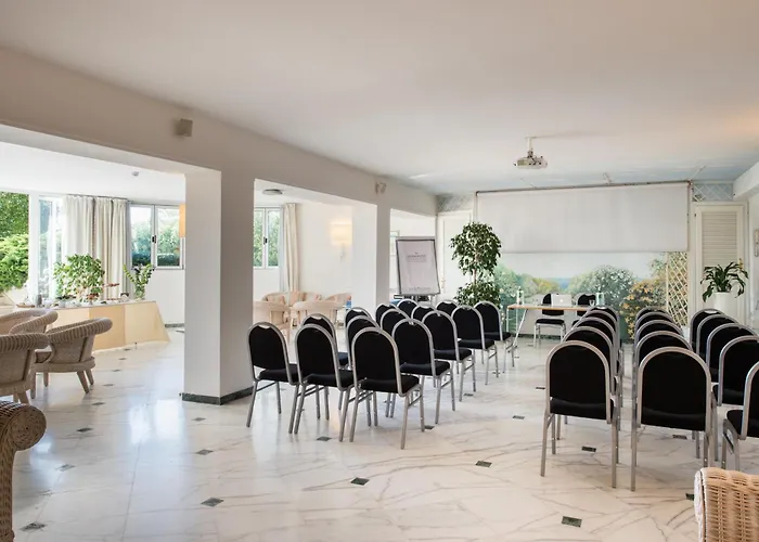 Il Negresco Готель 4*