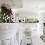 Il Negresco Готель Форте-дей-Мармі