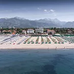 Готель Il Negresco Форте-дей-Мармі