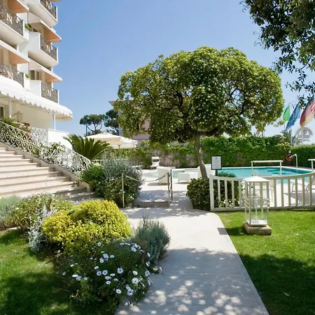 Il Negresco Hotel 4*